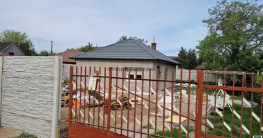 3 room house in Vecses, Hungary