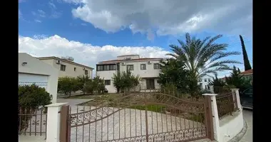 Casa 5 habitaciones en Aradippou, Chipre