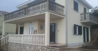 Casa 4 habitaciones en Krimovice, Montenegro