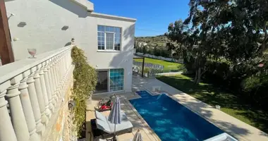 5 bedroom house in Koinoteta Parekklesias, Cyprus
