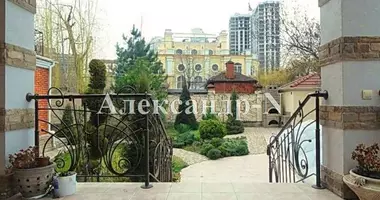 5 room house with swimming pool, with security in Odessa, Ukraine