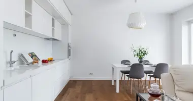 Квартира 3 комнаты в Варшава, Польша