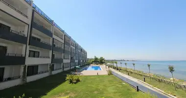 2 room apartment with balcony, with sea view, with central heating in Ciftlikkoey, Turkey