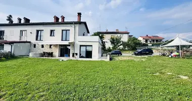 Haus in Pirian, Slowenien