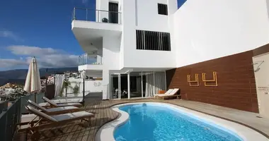 Villa 4 chambres avec parkovka parking, avec Meublesd, avec Climatiseur dans Adeje, Espagne