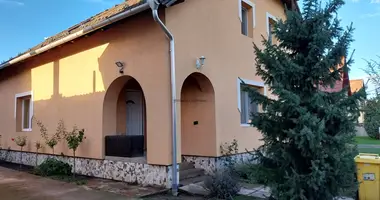 6 room house in Ujszentivan, Hungary