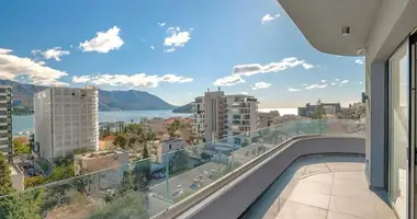 Apartamento 4 habitaciones en Budva, Montenegro