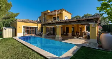 Schloss 4 Schlafzimmer in Santa Ponsa, Spanien