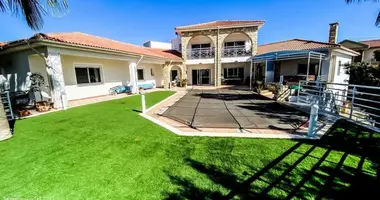 Casa 7 habitaciones en Demos Agiou Athanasiou, Chipre