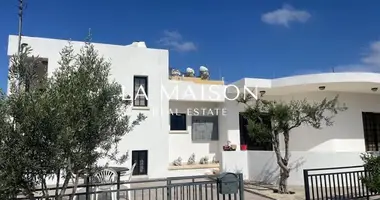 6 bedroom house in Yeroskipou, Cyprus