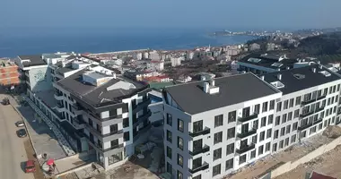 Dúplex 4 habitaciones con balcón, con vista al mar, con calefacción central en Termal, Turquía