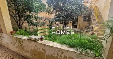 4 bedroom house in Xaghra, Malta