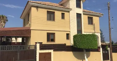 Villa 4 bedrooms in Parekklisia, Cyprus