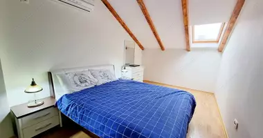 Wohnung 4 Schlafzimmer in Becici, Montenegro