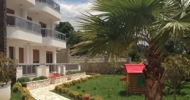 Квартира 2 комнаты в Добра Вода, Черногория