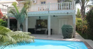 Вилла 5 комнат  с бассейном в Муниципалитет Germasogeia, Кипр