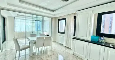 Appartement 4 chambres dans Mezitli, Turquie