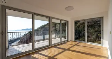 3 bedroom apartment in Przno, Montenegro