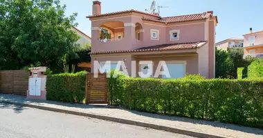 Villa 3 bedrooms with Furnitured, with Air conditioner, with Swimming pool in Portimao, Portugal