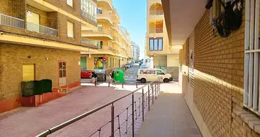 Apartamento 4 habitaciones en Torrevieja, España