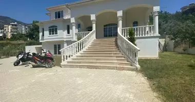 Villa 1 room with parking, with Sea view, with Swimming pool in Alanya, Turkey