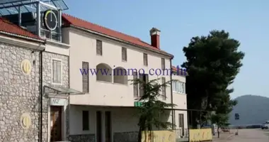 Restaurant, Café 7 Zimmer mit Möbel, mit Haushaltsgeräte, mit Parken in Sibenik, Kroatien