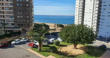 Mieszkanie 3 pokoi w Alicante, Hiszpania