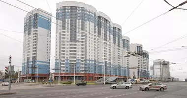 Apartamento 3 habitaciones en Minsk, Bielorrusia