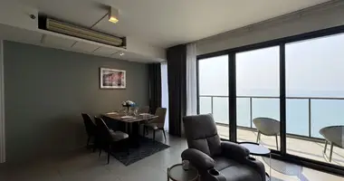 Condo 2 bedrooms with Balcony, with Furnitured, with Elevator in Na Kluea, Thailand