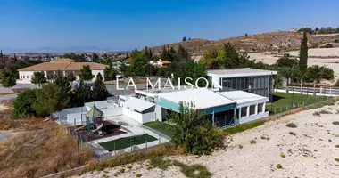 Nieruchomości inwestycyjne 340 m² w Dali, Cyprus