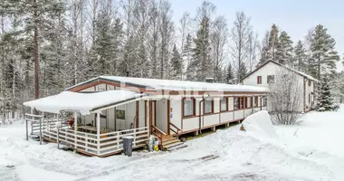 Villa 7 habitaciones con Necesita reparación en Pyhtaeae, Finlandia
