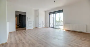 3 room apartment in Gradska cetvrt Sesvete, Croatia