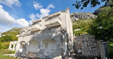 Casa 4 habitaciones en Sveti Stefan, Montenegro