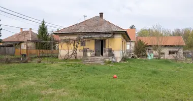 2 room house in Tapiobicske, Hungary