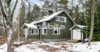 3 bedroom house in Jaervenpaeae, Finland