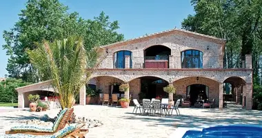 Casa 8 habitaciones en Torroella de Fluvia, España