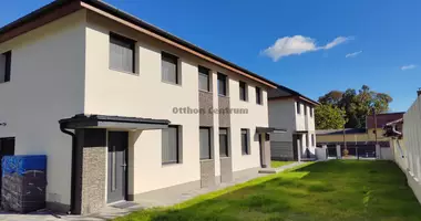 4 room apartment in Cegled, Hungary