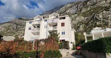 Apartamento 4 habitaciones en Dobrota, Montenegro