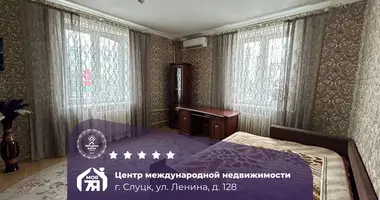 Apartamento 3 habitaciones en Slutsk, Bielorrusia