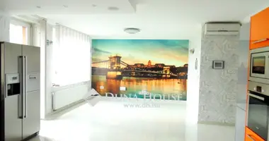 Apartment 2 bathrooms with parking, with transformable rooms, in good condition in Budapest, Hungary