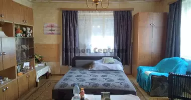 2 room house in Suetto, Hungary