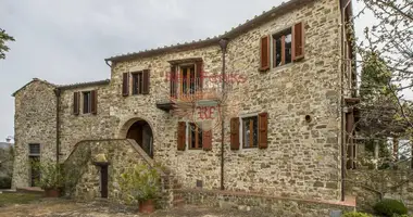 Commercial property 744 m² in Gaiole in Chianti, Italy