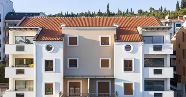 Apartamento 5 habitaciones en Podgorica, Montenegro