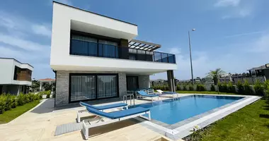 Villa 5 habitaciones con Balcón, con Aire acondicionado, con Renovado en Kemer, Turquía