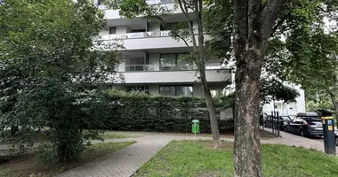Mieszkanie 2 pokoi w Warszawa, Polska
