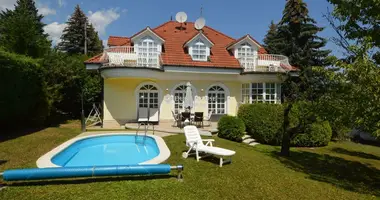 Villa 5 rooms in Budapest, Hungary