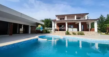 Villa 4 bedrooms with parking, with Furnitured, with Sea view in Krimovice, Montenegro