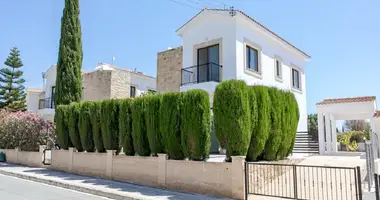 3 bedroom house in Kouklia, Cyprus