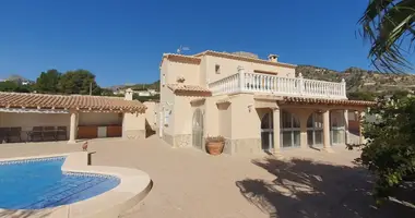 Villa 5 chambres avec parkovka parking, avec Meublesd, avec Garage dans Calp, Espagne