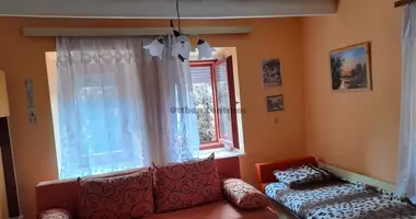 2 room house in Tapiobicske, Hungary